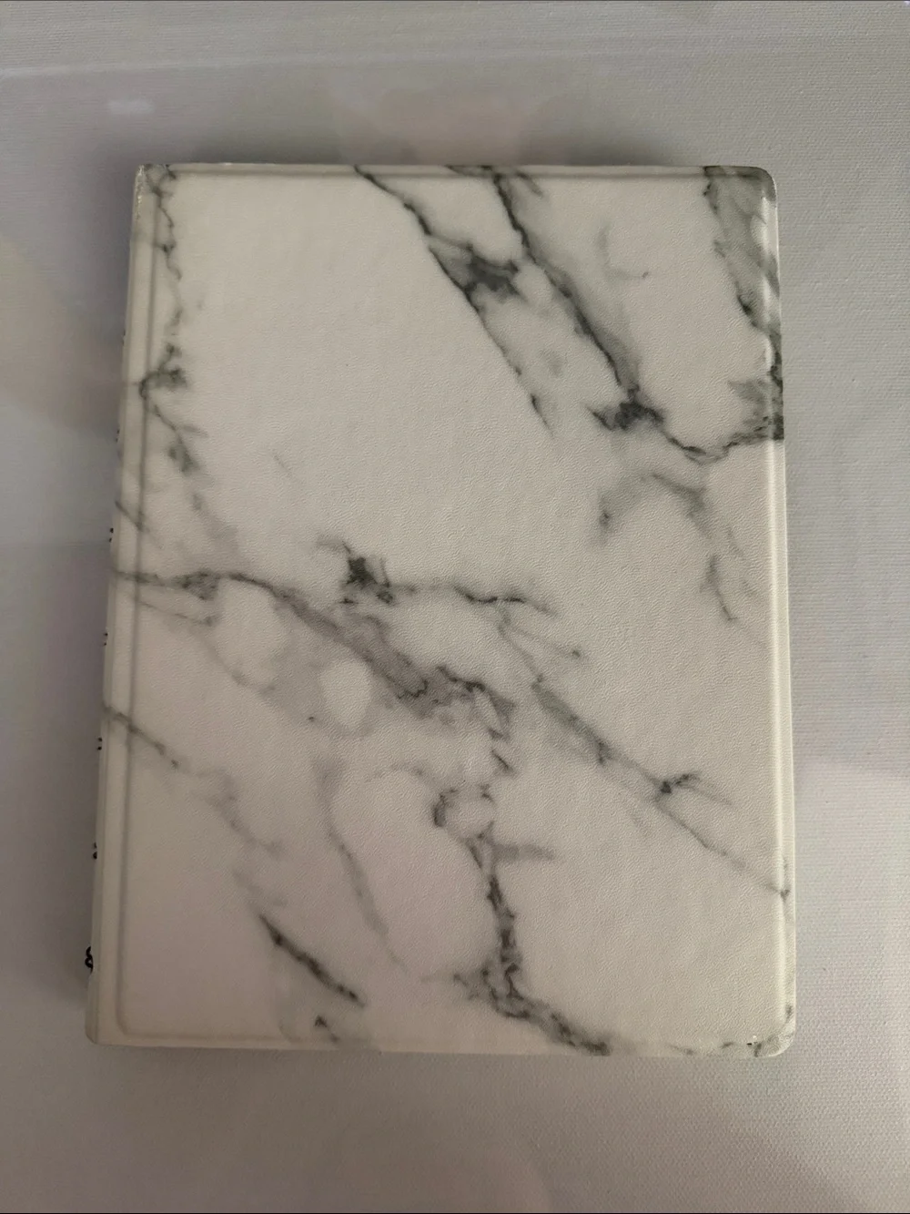 Filofax Refillable Marble-Print a5 size in White and Gray